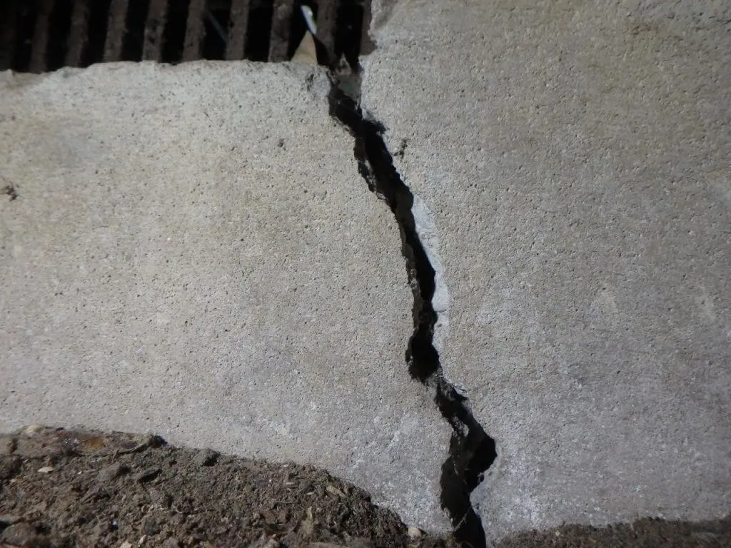 クラック 基礎コンクリート