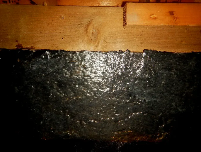 床下の耐震補強金具取付け 施工前