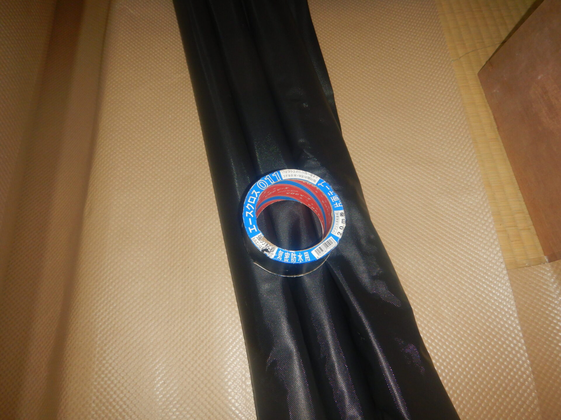 防湿シート敷き込み